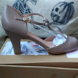 Pretty taupe shoes New